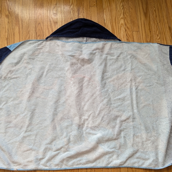 Potterybarn kids shark jaws hooded towel - Picture 4 of 5